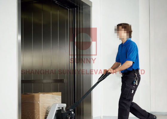 Carga 1000 - 5000kg elevador do elevador de frete do armazém das despesas gerais 4500mm